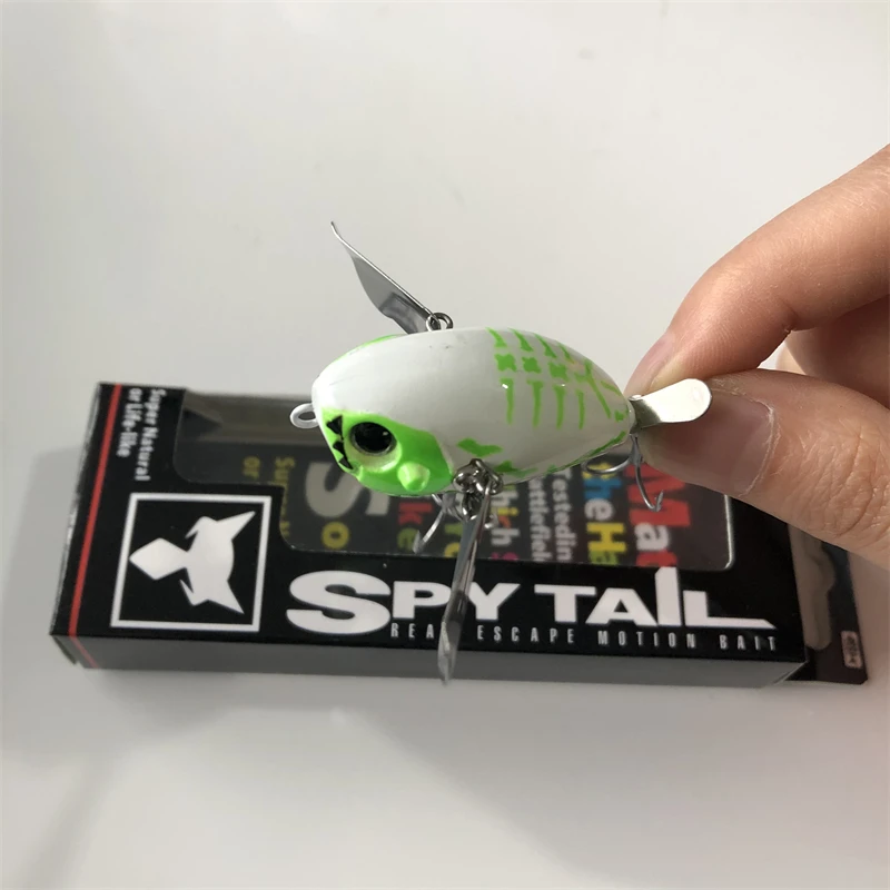 Señuelo de superficie walking Jackall Pompadour Jr para lubina