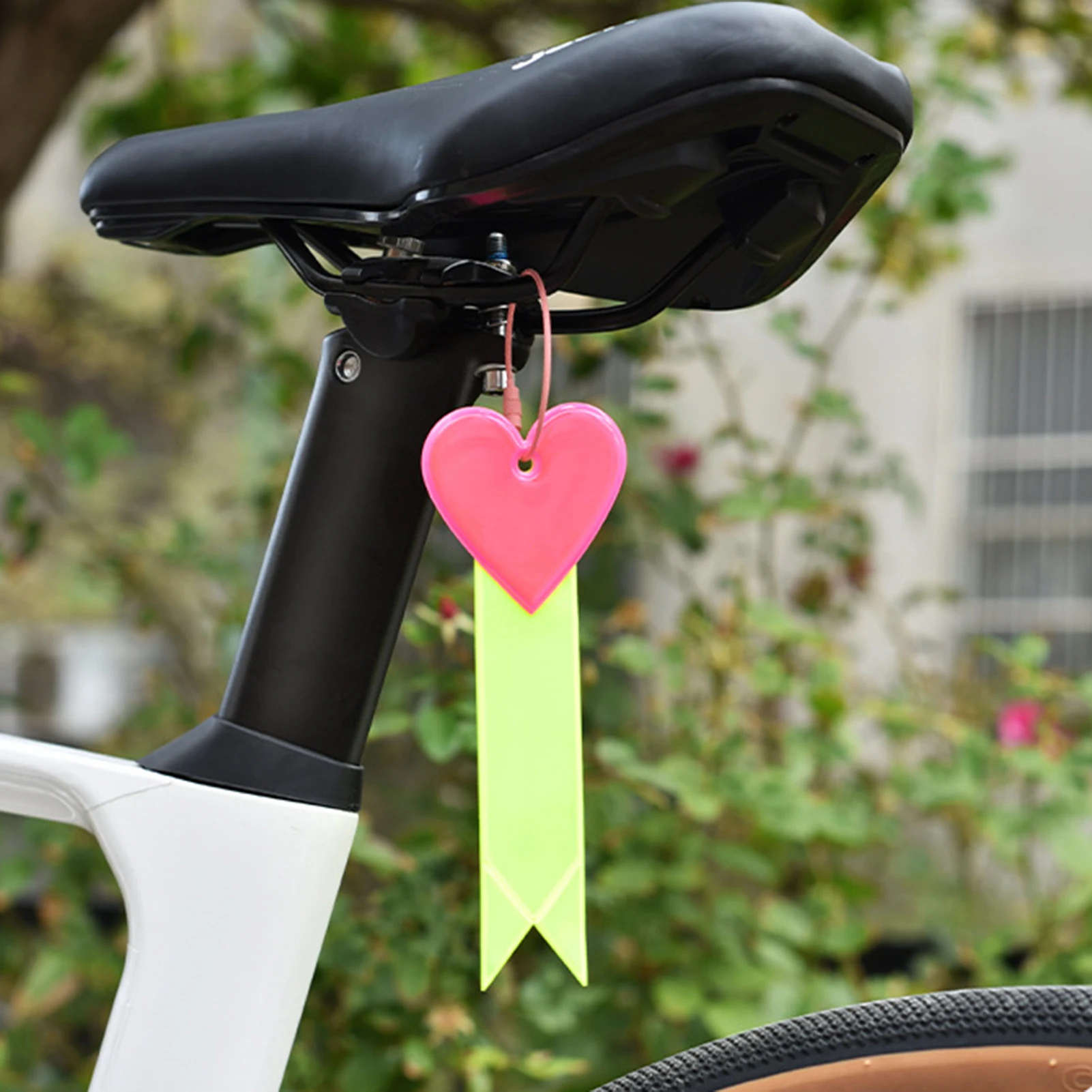 Cinta reflectante DKSAHEMTB en diferentes posiciones de montaje