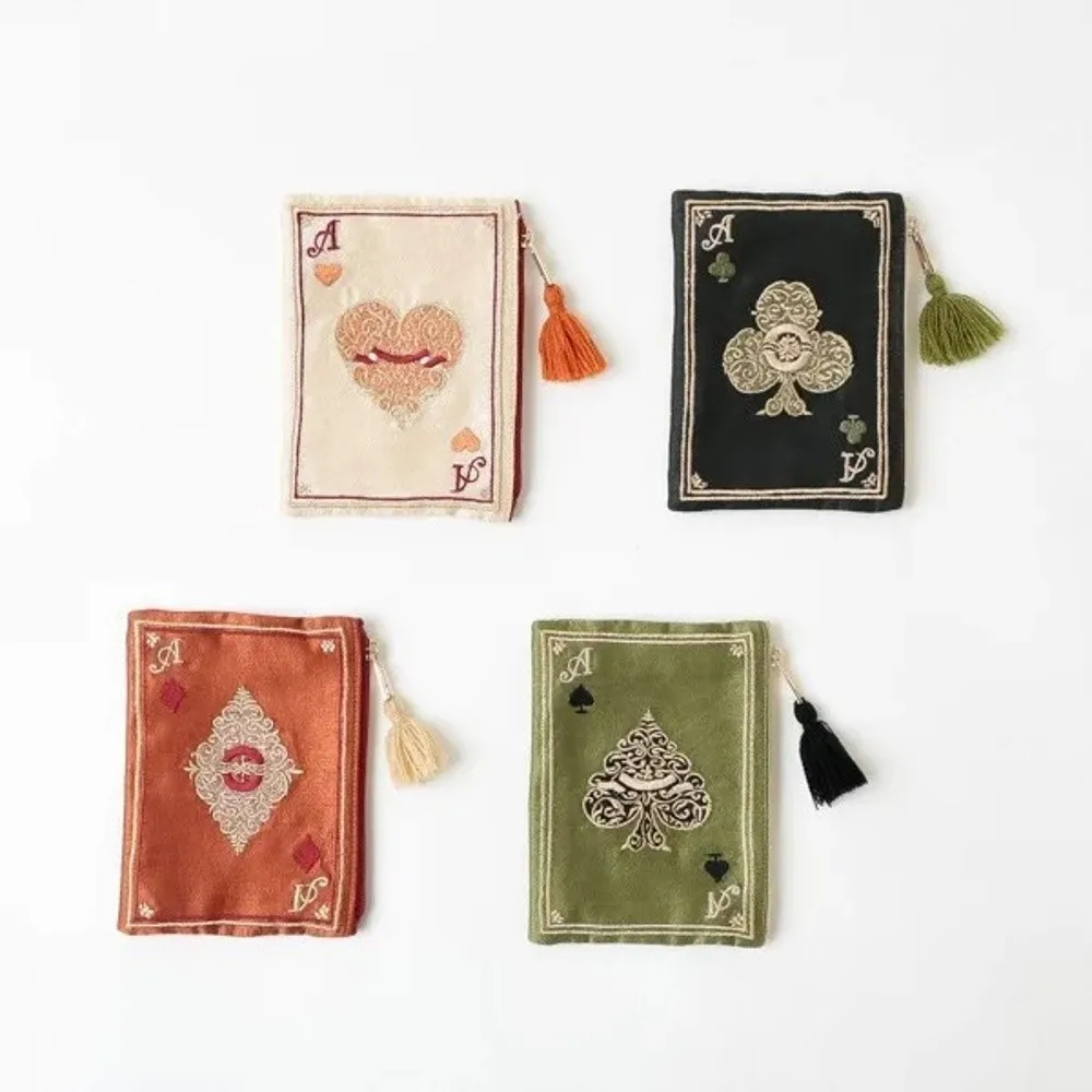 Interior práctico para monedas y tarjetas