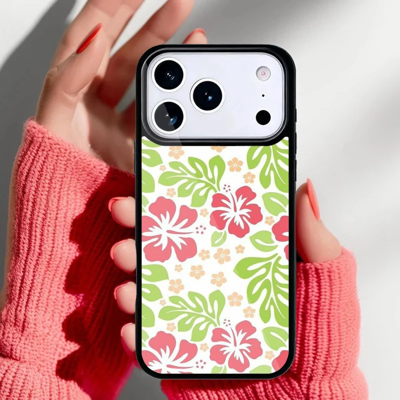 Funda colocada en iPhone mostrando ajuste y perfil