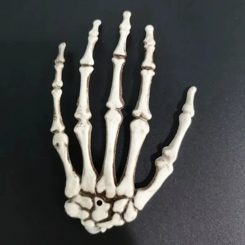 Mano Esqueleto Decorativa de Halloween – Adorno Terrorífico - imagen 4