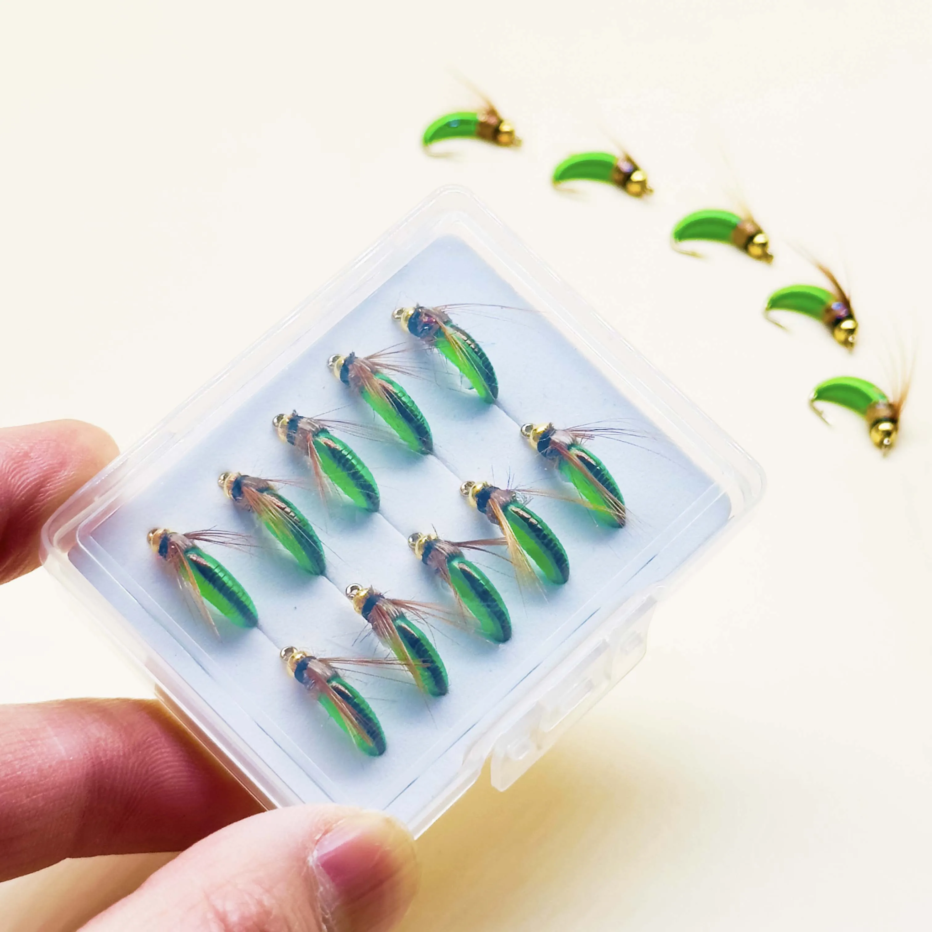 Mosca con cabeza de latón