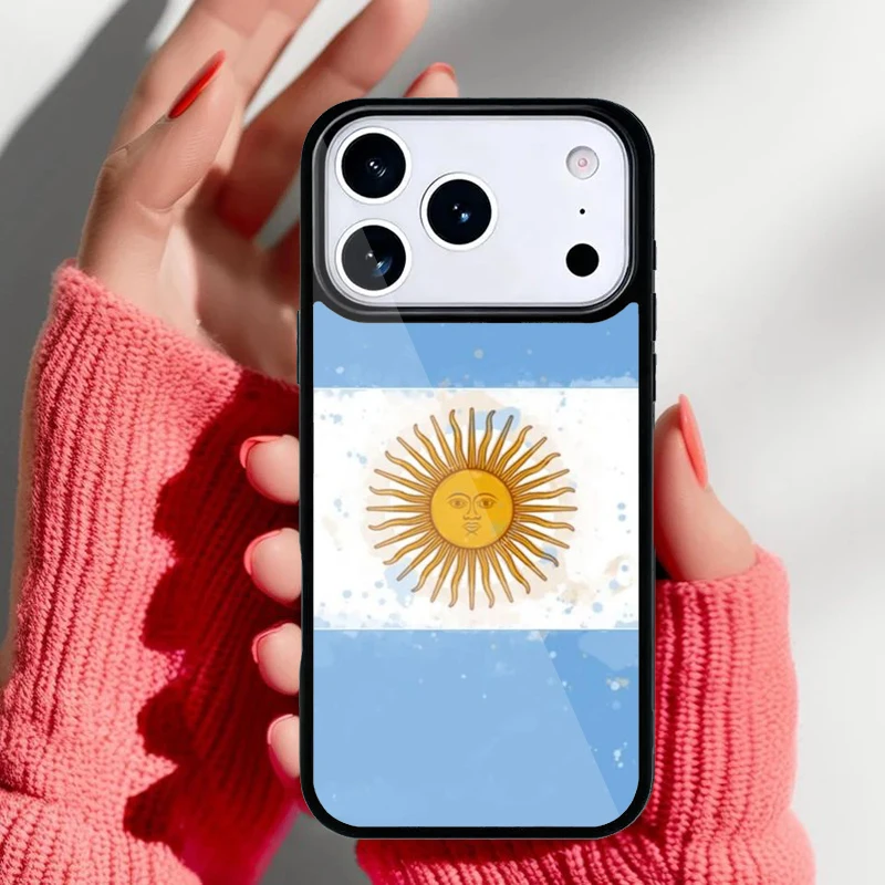 Vista frontal de la funda puesta en el iPhone