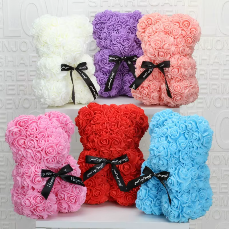 Oso de rosas multicolor con flores artificiales