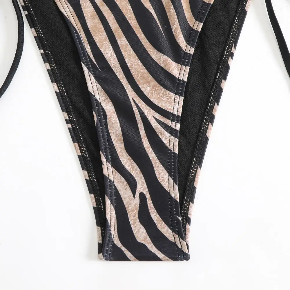 Bikini cebra cheeky con tiras laterales y tanga triangular - imagen 3