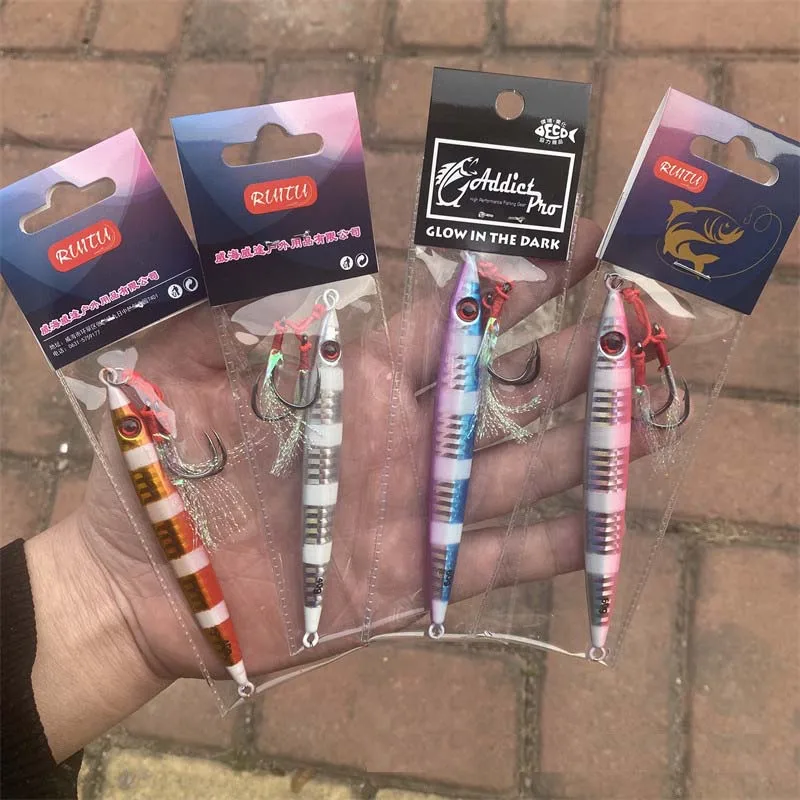 Vista del pack completo con varios señuelos