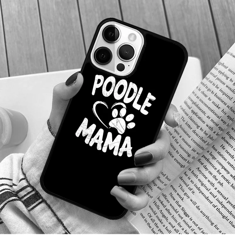 Funda mostrando el diseño de madre poodle