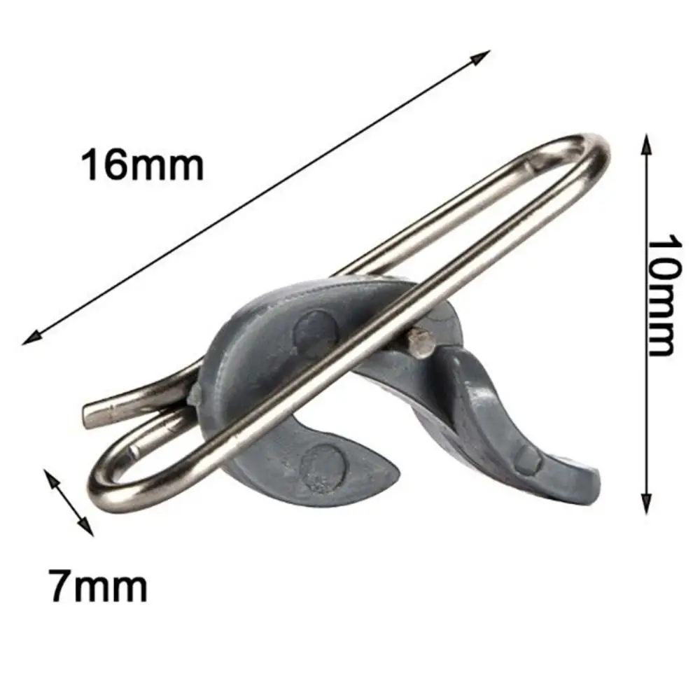 Vista general del lote de 20 clips de acero inoxidable para pesca