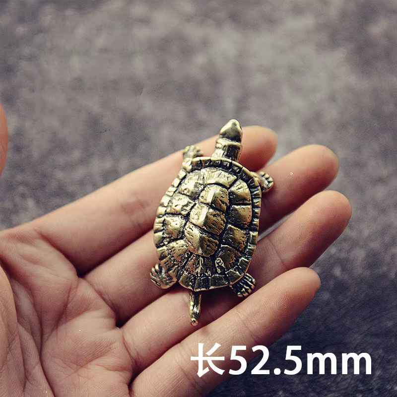 Señuelo Tortuga Artesanal Latón – Pieza Retro para Pesca y Colección