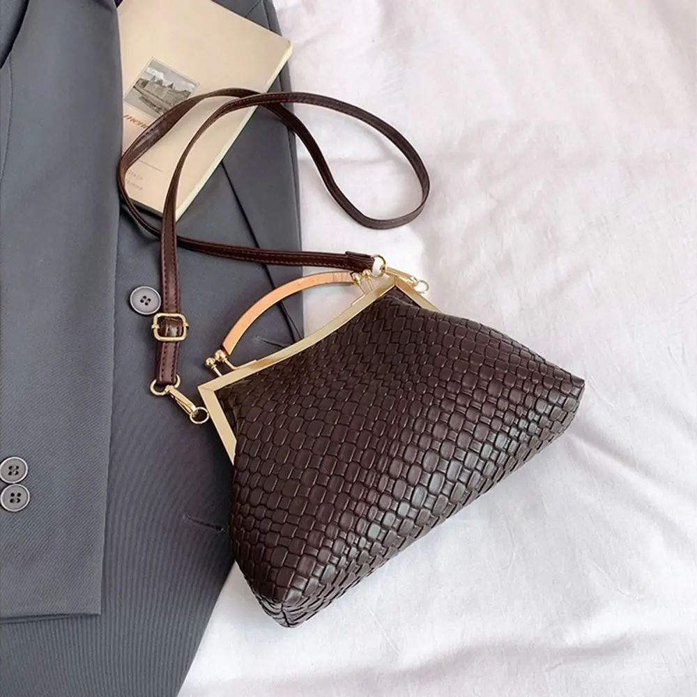 Bolso oro metálico con estilo vintage