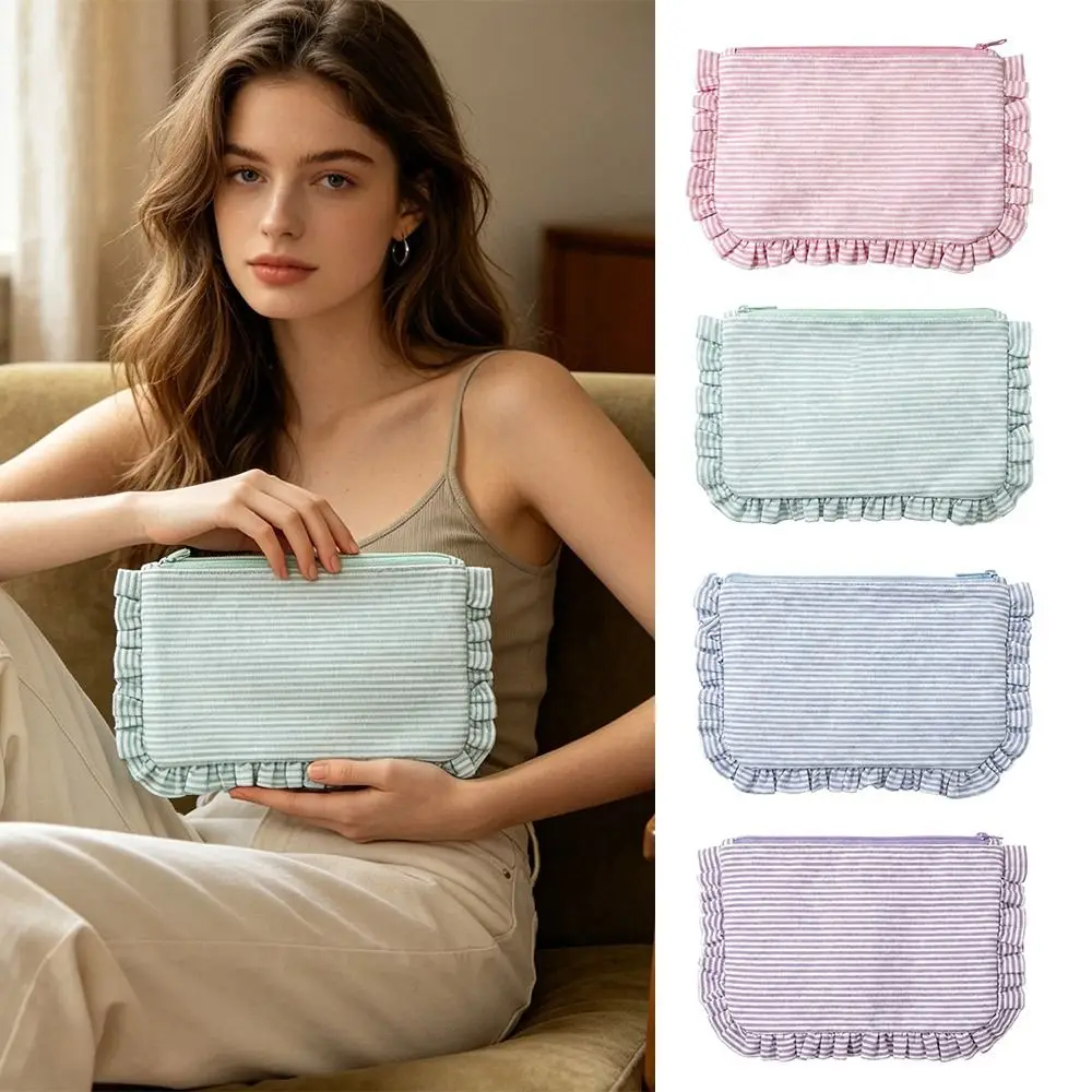 Bolsa de maquillaje multifuncional con volantes a rayas y cremallera - imagen 2