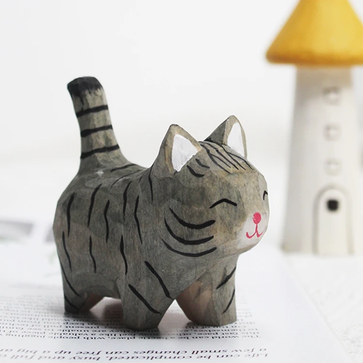 Gatito tallado decorativo para escritorio
