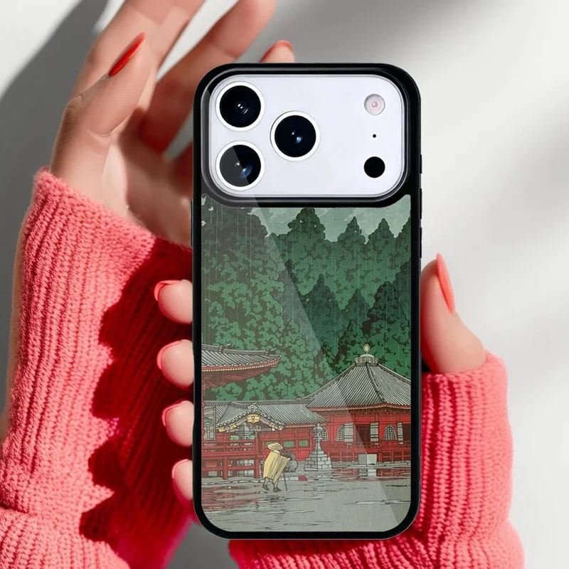 Funda instalada en iPhone mostrando el ajuste preciso