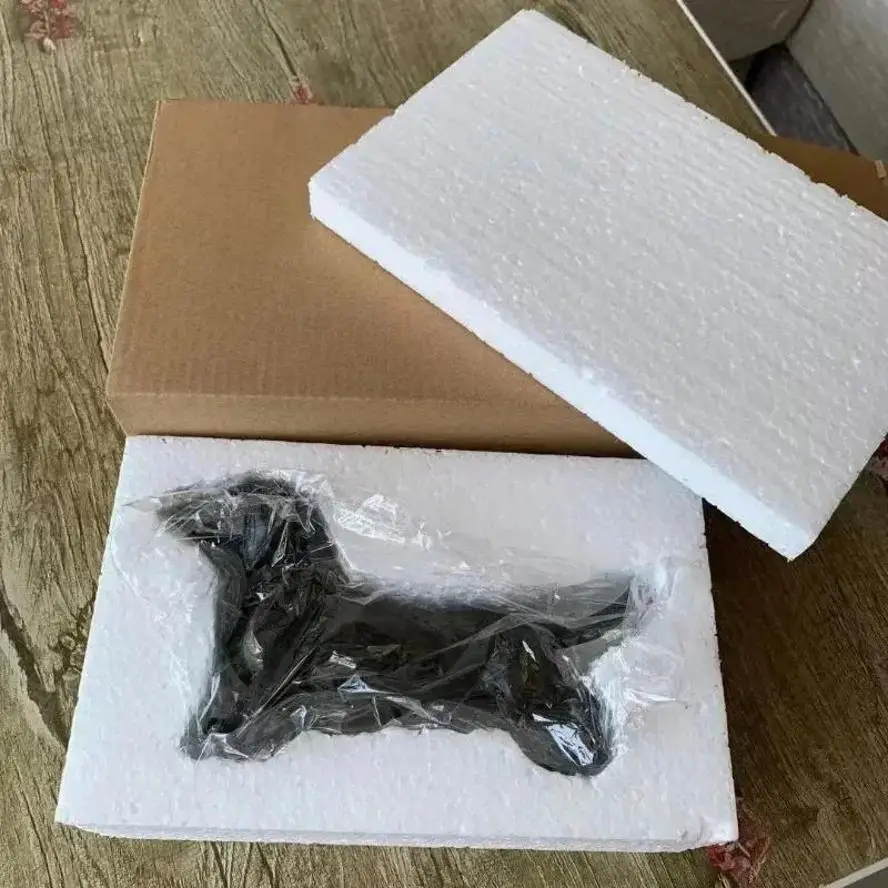 Figura perro salchicha resina negra para jardín y decoración - imagen 2