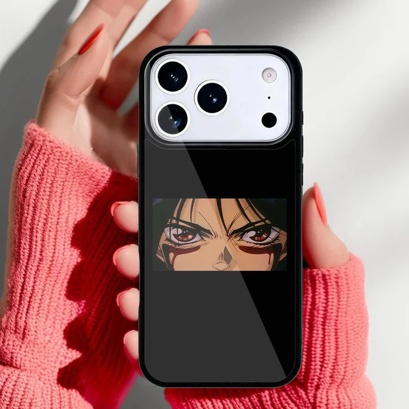 Funda de teléfono con diseño anime pop art mostrando la parte trasera