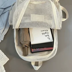 Mochila de malla transpirable con correas dobles y bolsillos