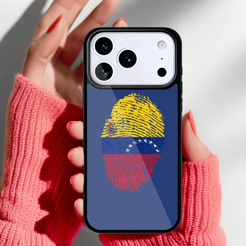 Funda mostrando el detalle de la bandera venezolana en la esquina superior