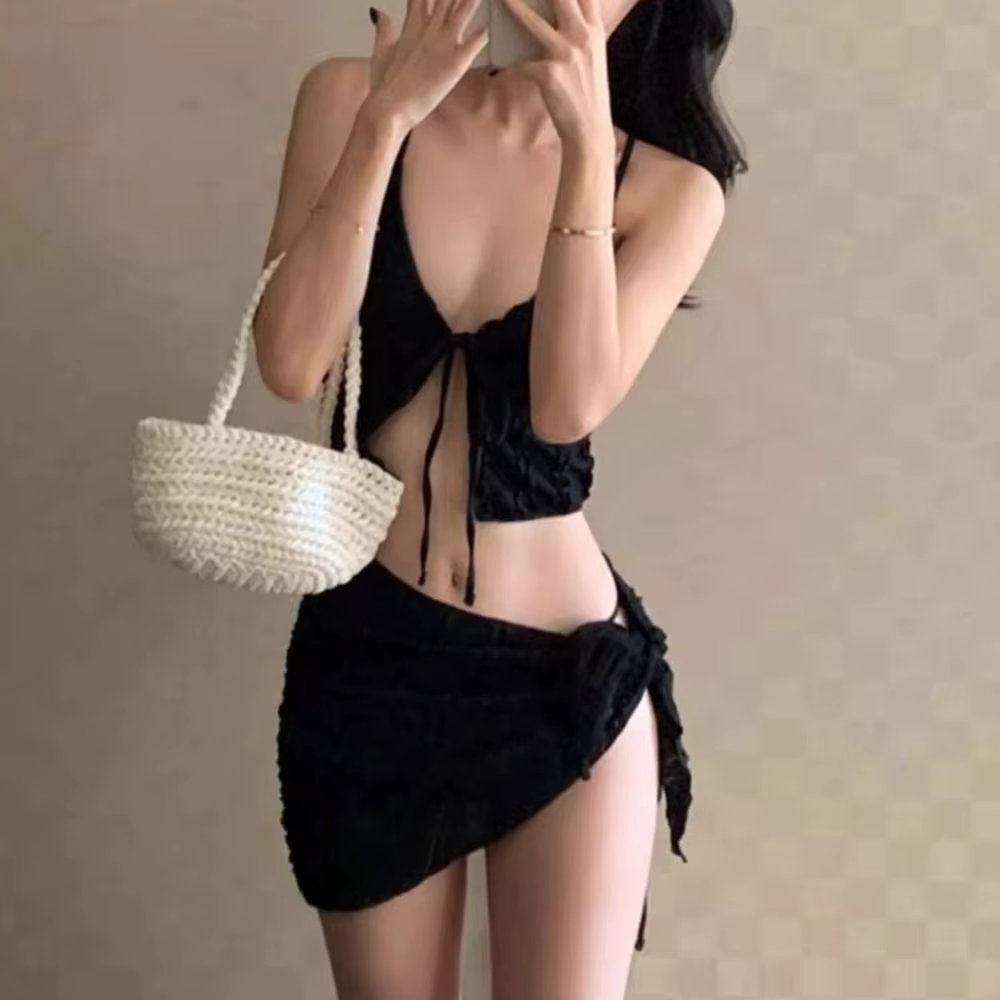 Bikini de tres piezas sin tirantes para pecho pequeño con diseño