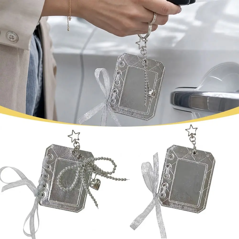 Funda para tarjetas Y2K PU plateada con llavero corazón y lazo - imagen 2