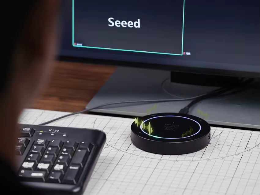 ReSpeaker XVF3800 con estuche