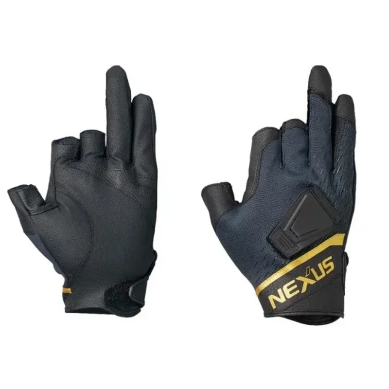 Guantes en entorno de pesca en roca