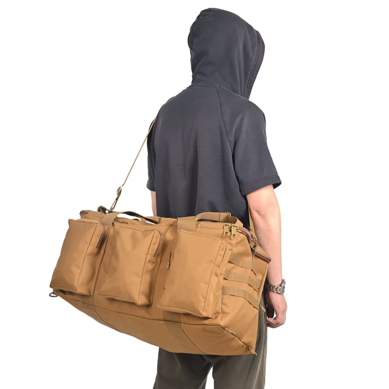 Bolso en caqui para uso exterior