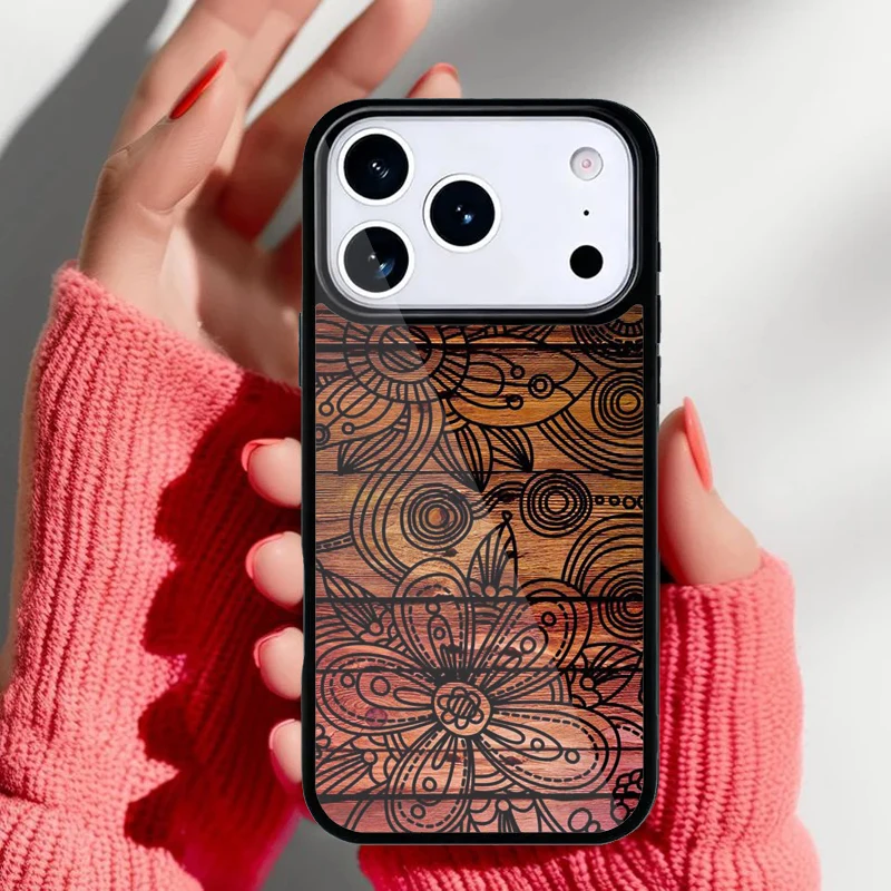 Funda de madera con mandala floral para iPhone