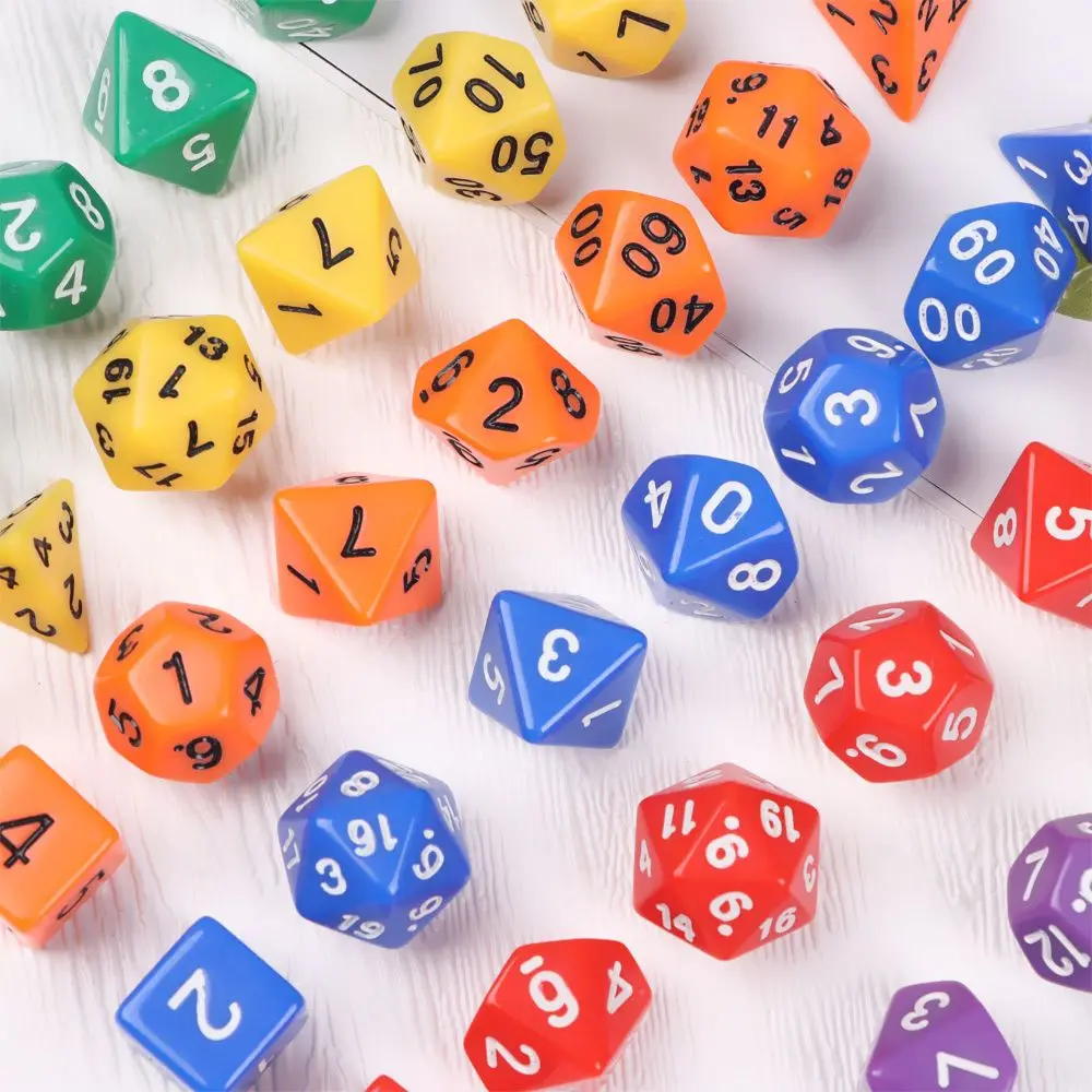 Dados poliédricos TRPG con troqueles D4 a D20 para mesa