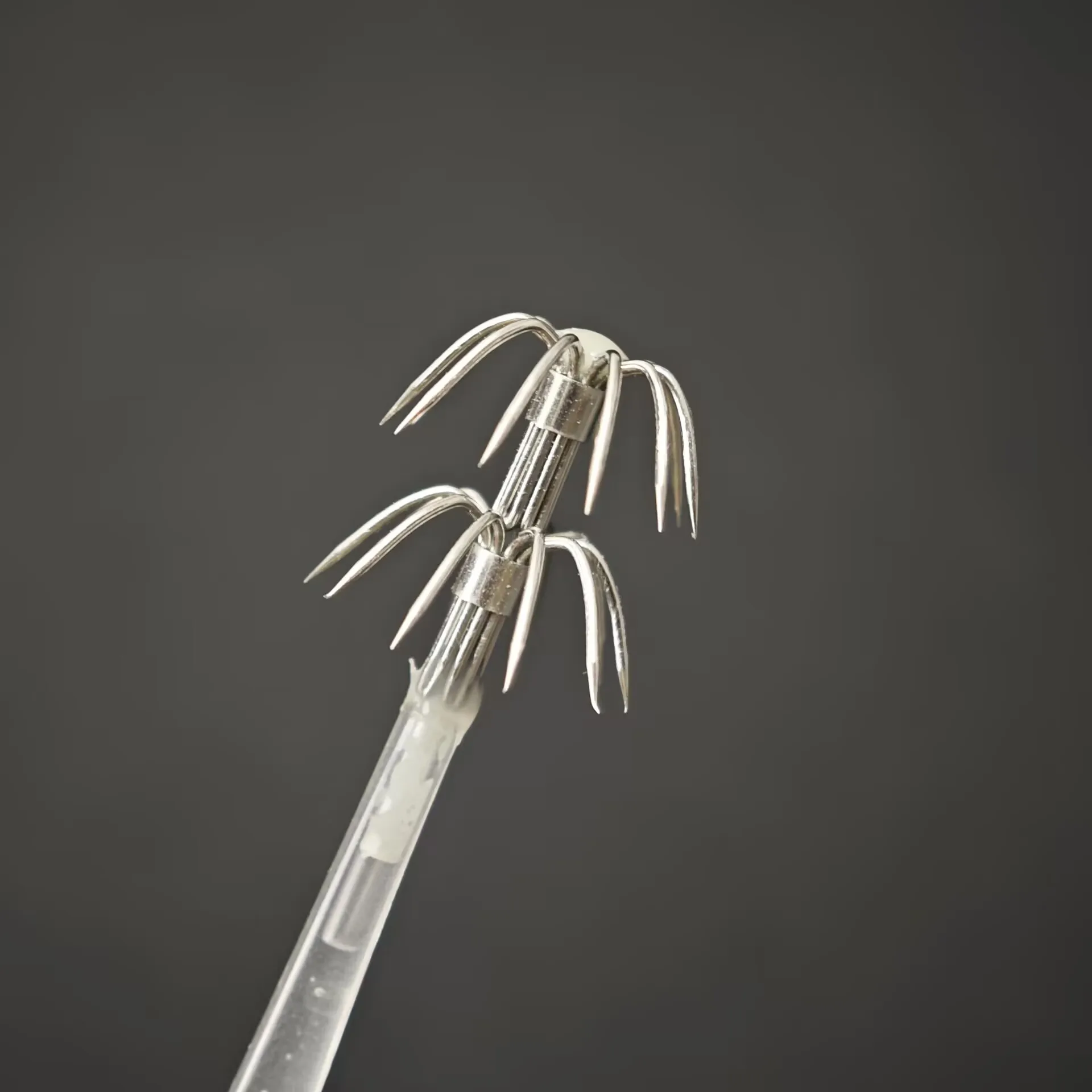 Egi luminosos para calamar con anzuelo paraguas y cola larga - imagen 2