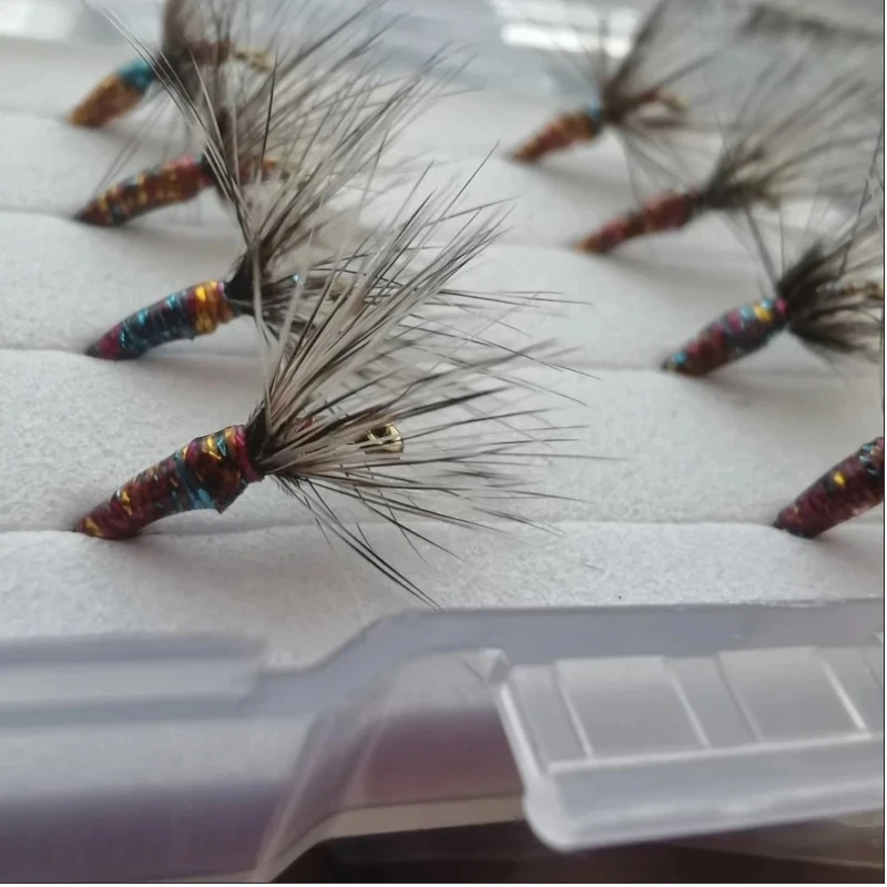 Anzuelos dorados con púas tipo pluma de garza para corrientes - imagen 5
