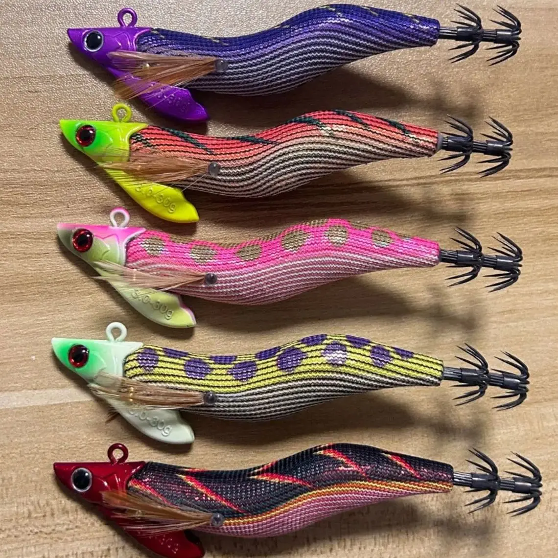 Set de 5 señuelos de calamar Upperowens con diseño minnow duro