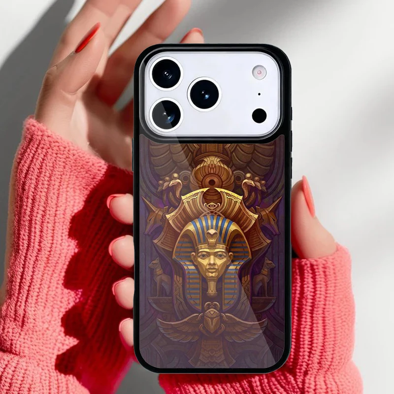 Detalle del diseño egipcio en la funda
