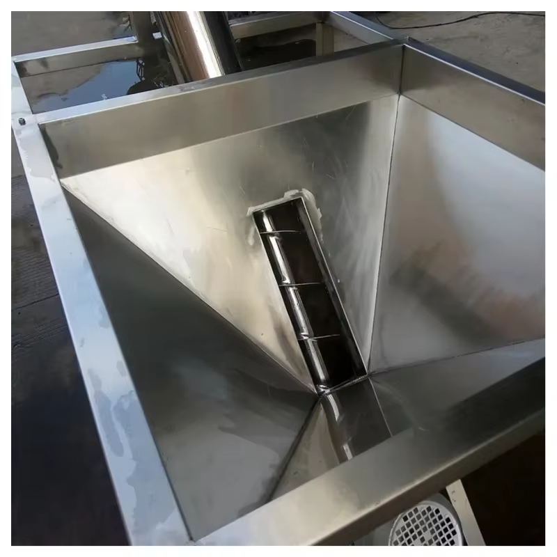 Alimentador acero 316 – Tolva vibratoria con tornillo inclinado personalizable - imagen 3