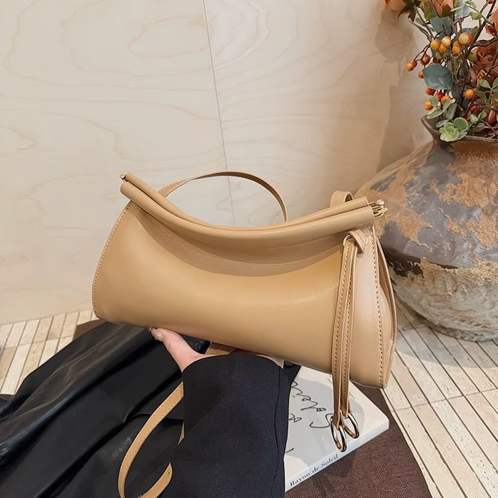 Bolso de hombro estilo francés abierto
