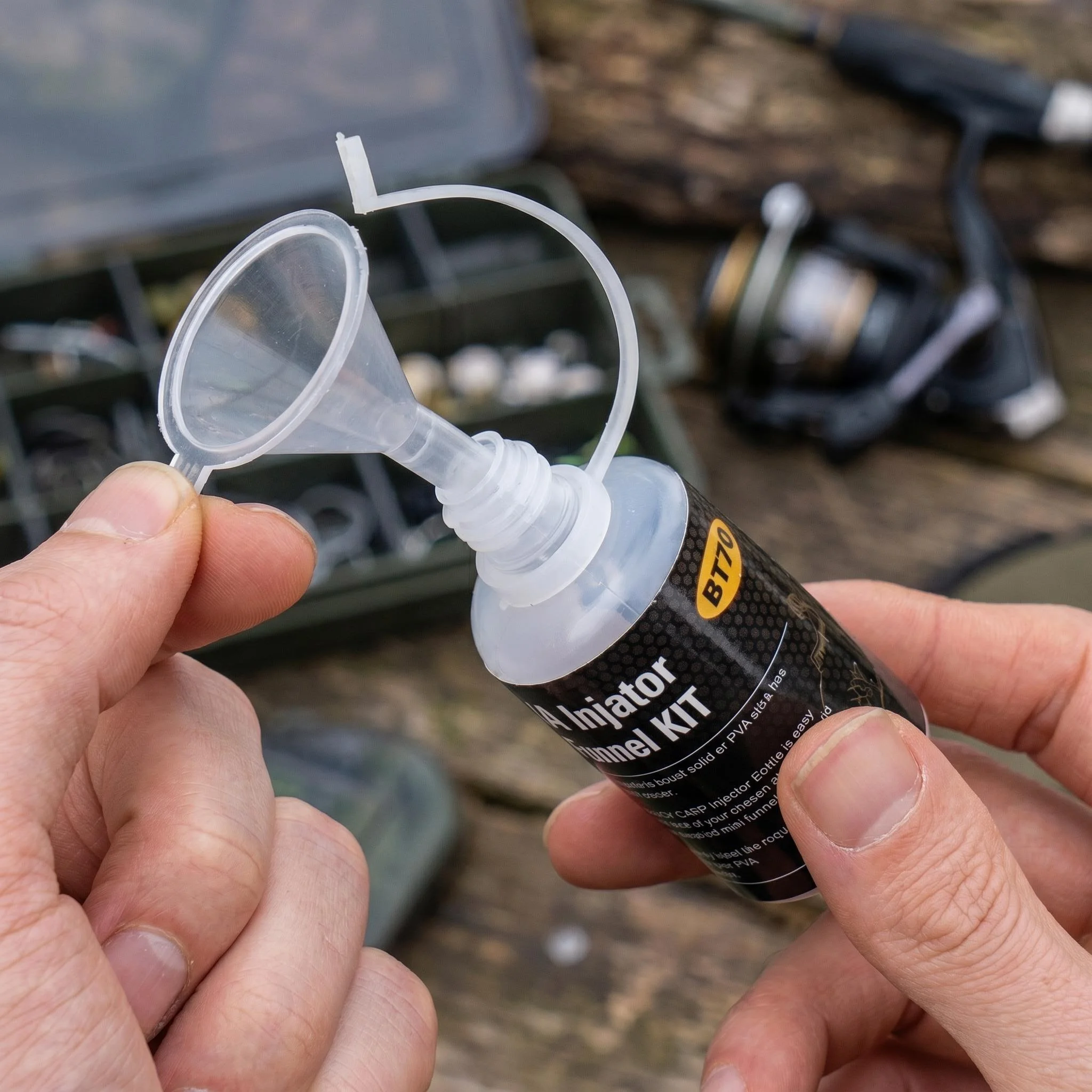 Botella inyectora PVA Hirisi BT70 con mini embudo para carpa - imagen 5