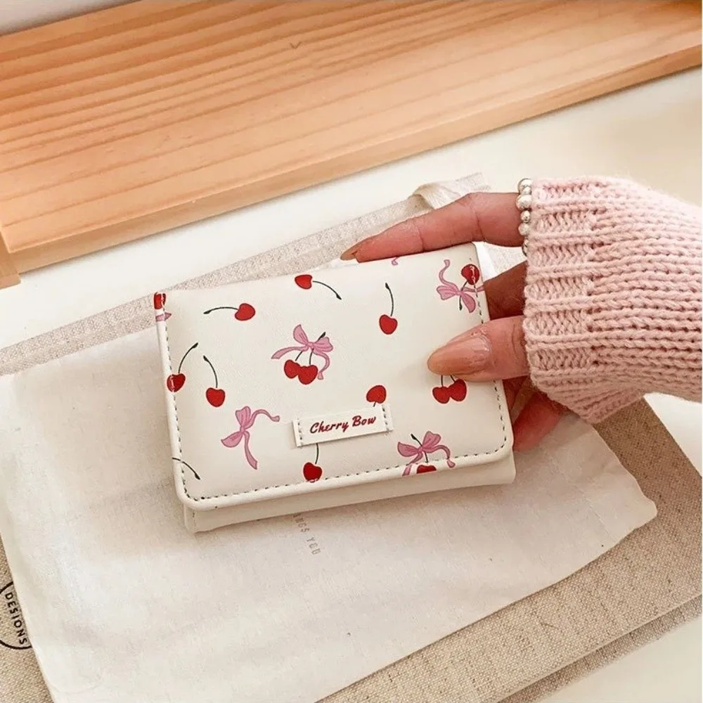 Monedero triple de piel PU con lazo y estampado de cerezas - imagen 2