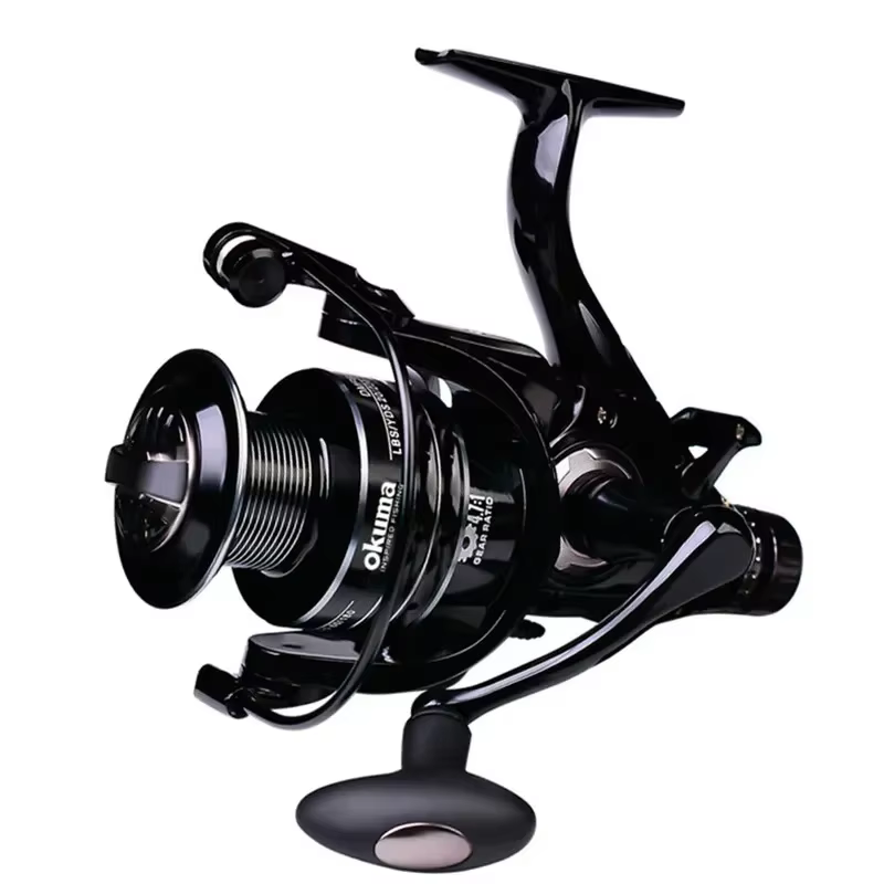 Carrete giratorio Okuma con copa de alambre – 5,2:1 y 4,7:1