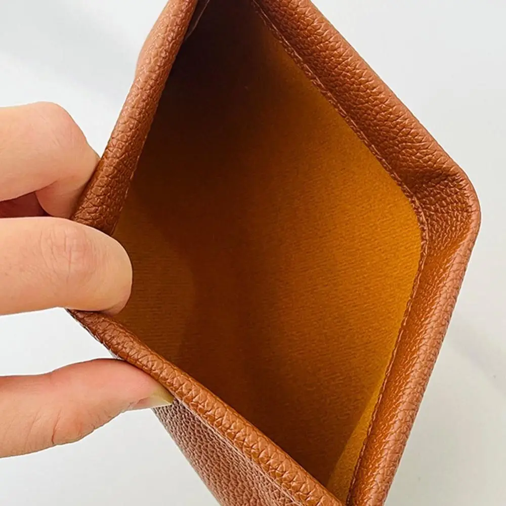 Cartera porta documentos de piel grabada con cierre automático y ranuras para tarjetas - imagen 5