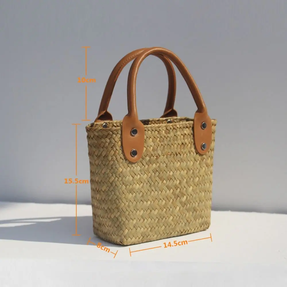Bolso de paja tejido en verano, estilo ratán