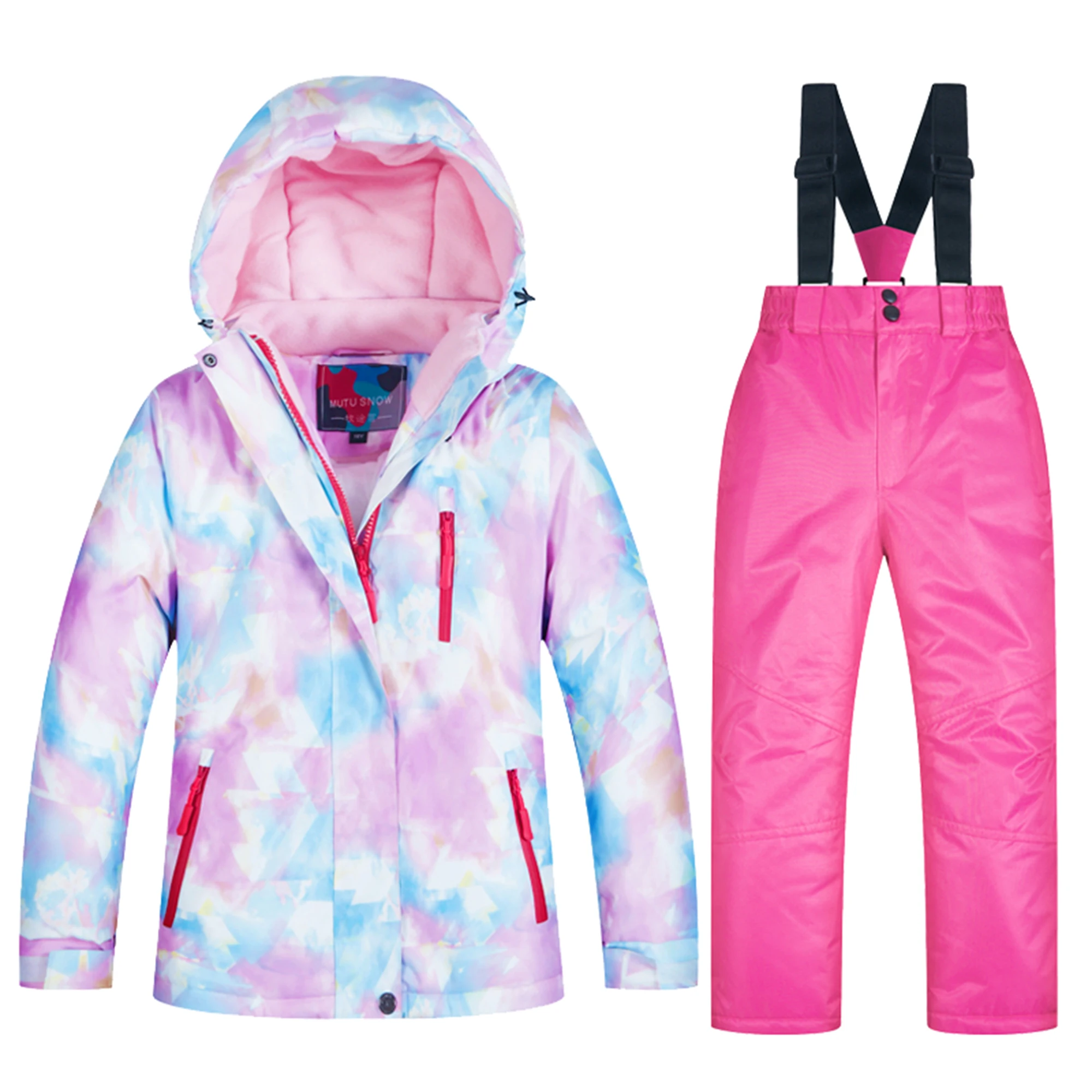 Detalle de chaqueta impermeable y capucha