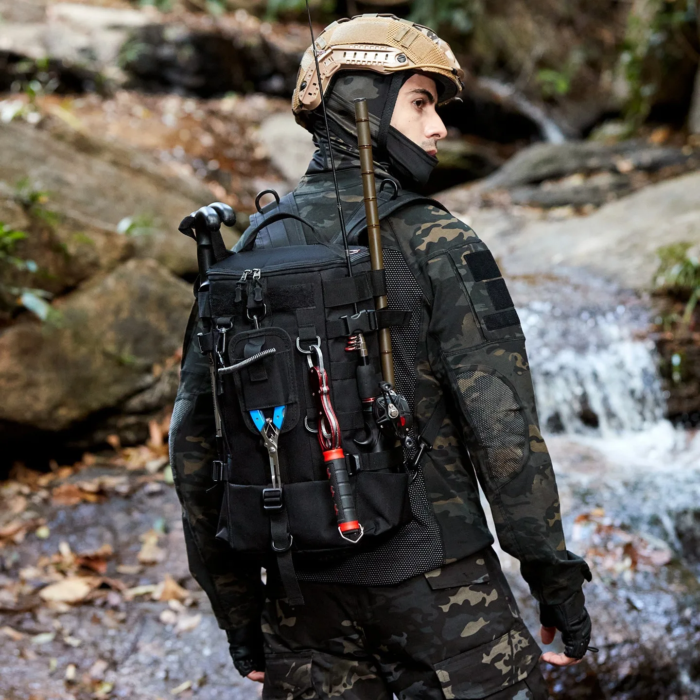 Mochila de pesca impermeable con portacañas y bolsa equipo resistente - imagen 3