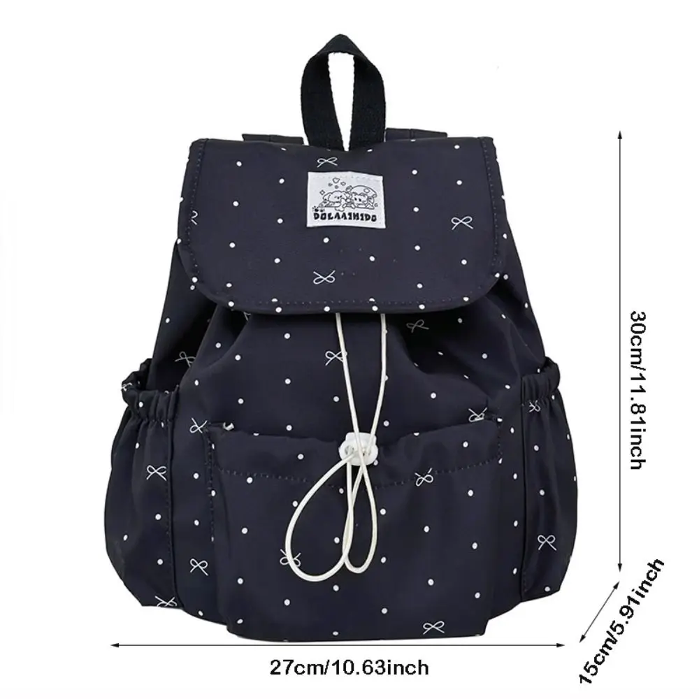 Mochila estilo japonés de lunares y cierre de cordón