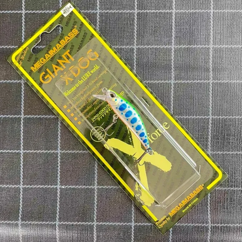 Detalle del señuelo minnow para lubina