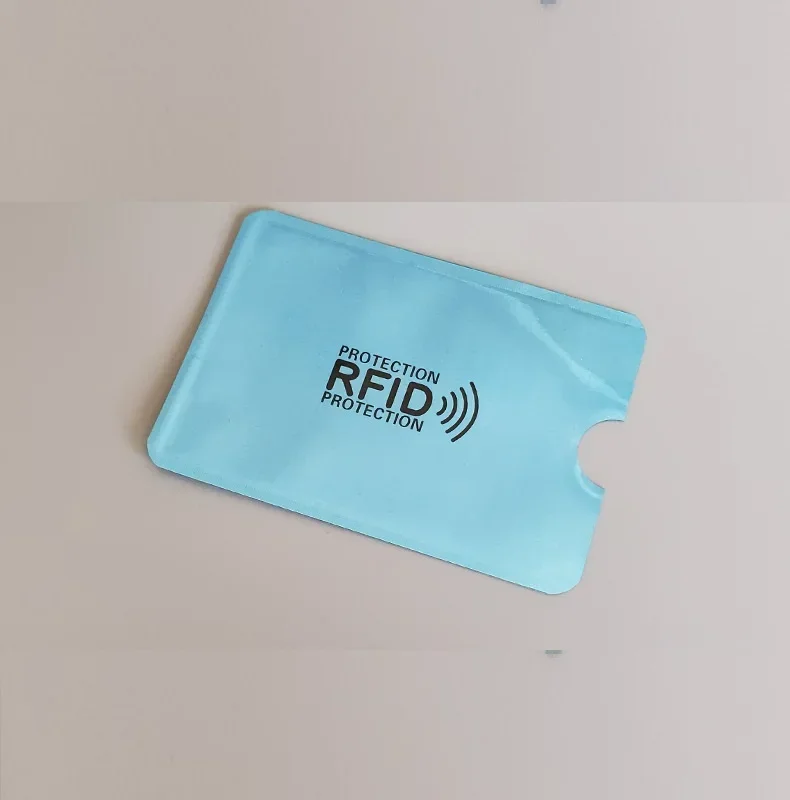 Cartera metálica antirrobo con protección RFID para tarjetas bancarias - imagen 3