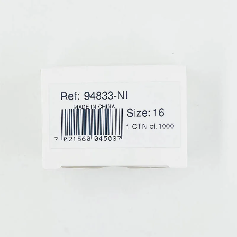 Primer plano del ojo y la punta del anzuelo MUSTAD 94833-NI