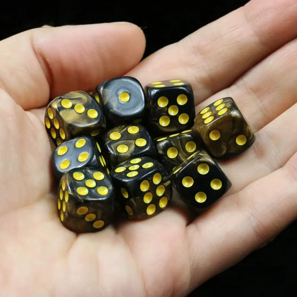 Dados translúcidos para juegos de mesa