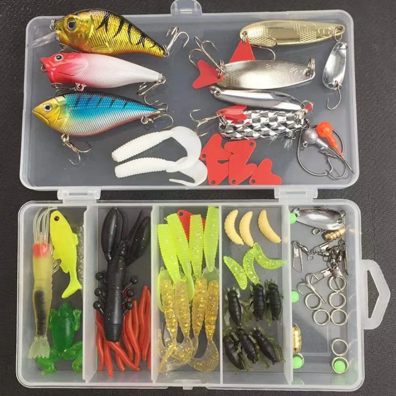 Detalle de señuelos tipo minnow y crankbait