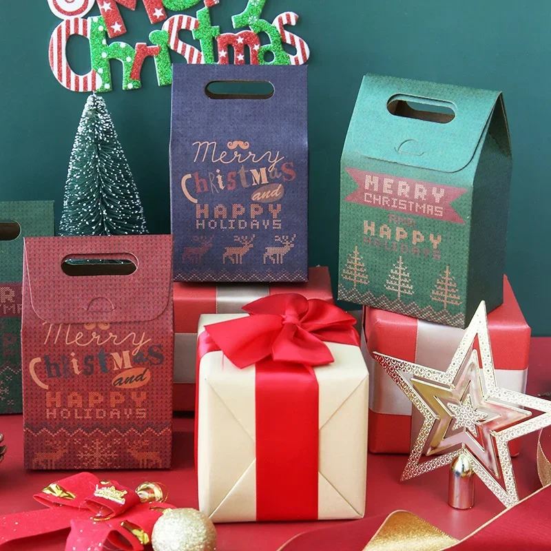 Caja de regalo con diseño navideño rojo y dorado