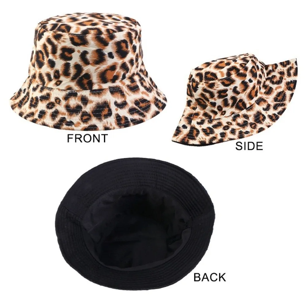 Sombrero plegado listo para guardar en la mochila