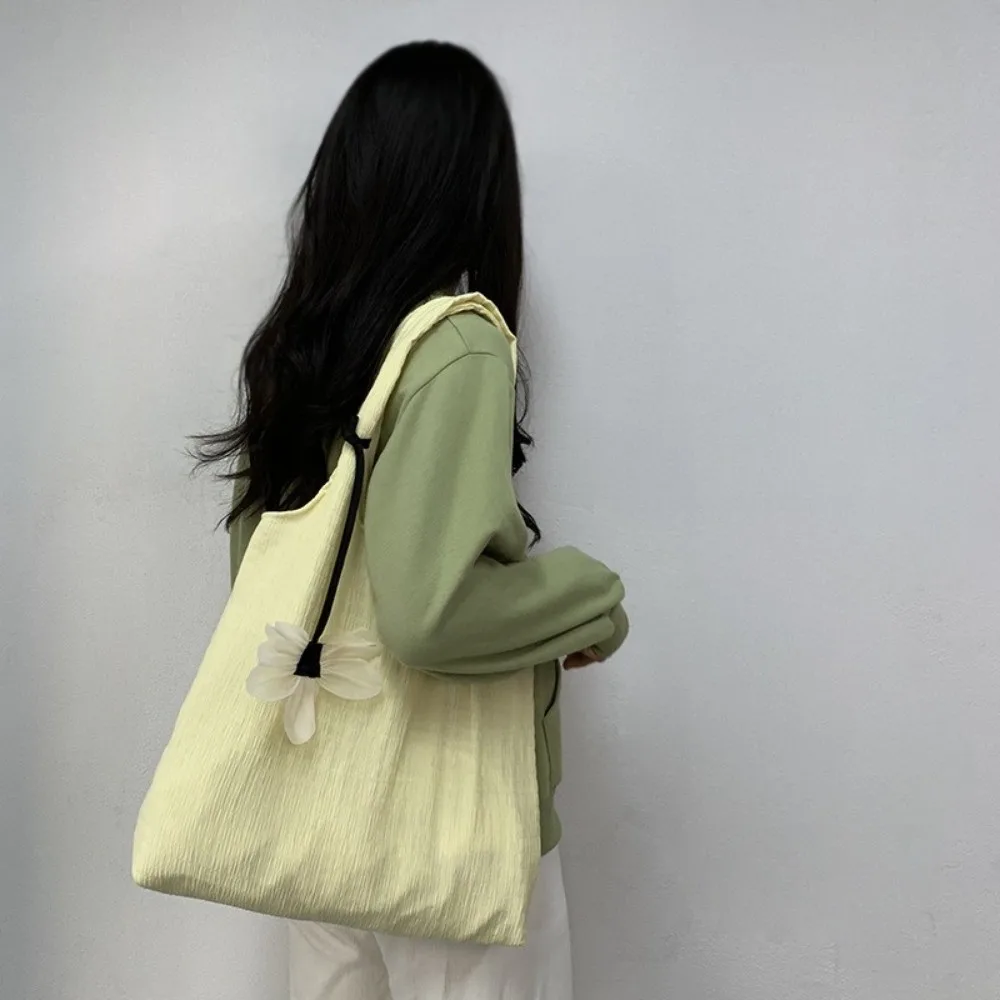 Bolso de hombro INS liso con colgante floral, gran capacidad mujer